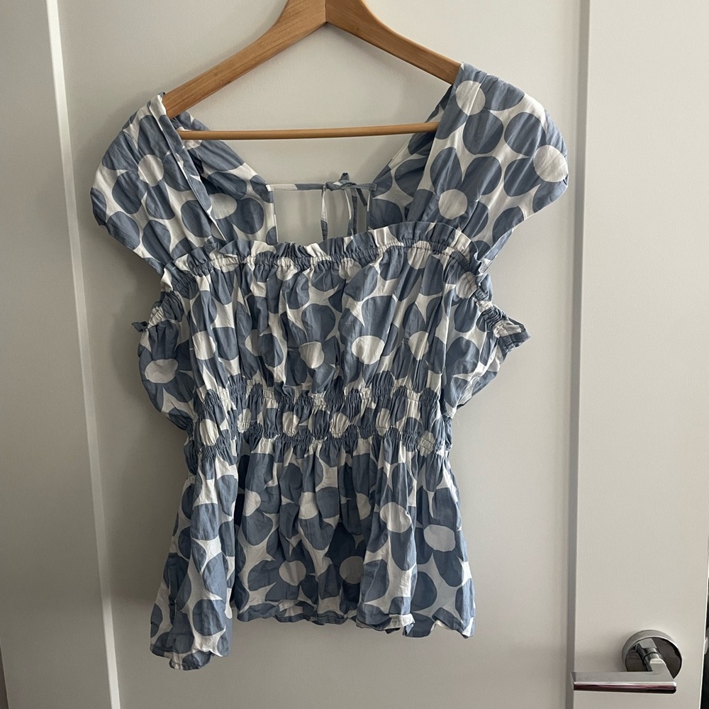 Flower blouse with cap sleeves